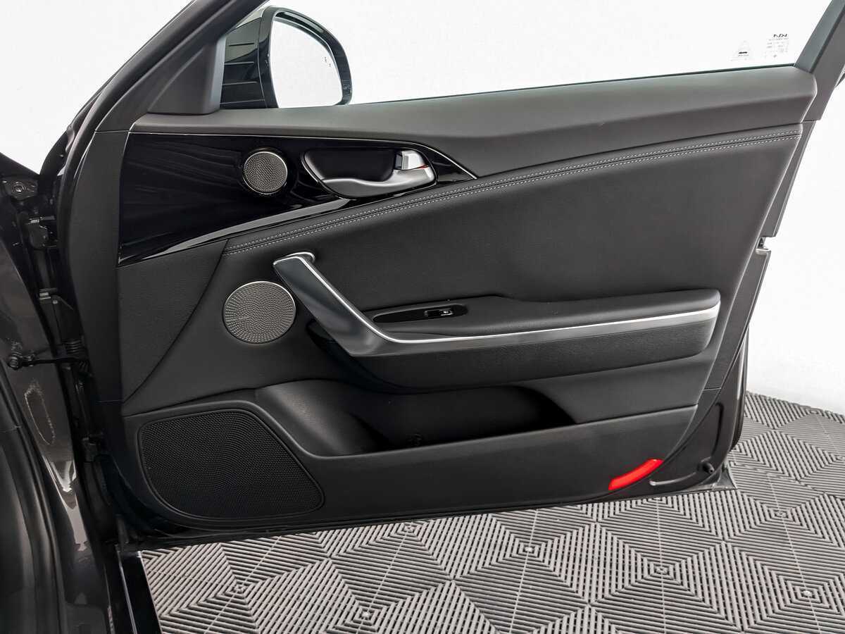 Б/У Киа Стингер 2023 года. Фото: #19