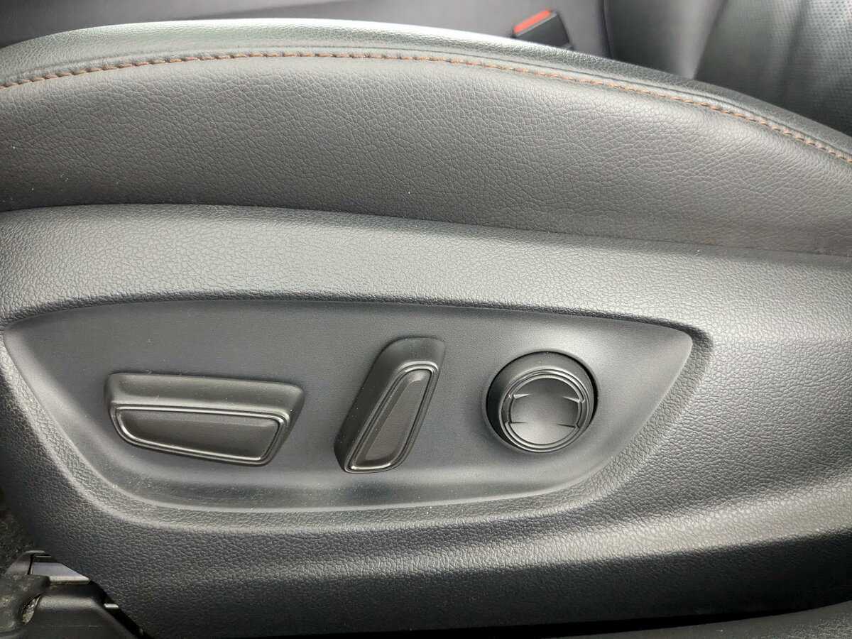 Б/У Тойота Камри 2020 года. Фото: #12