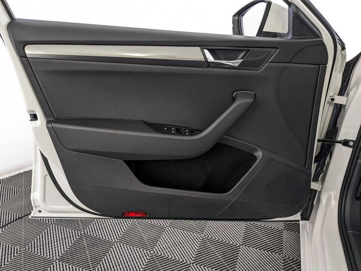 Б/У Шкода Суперб 2021 года. Фото: #14