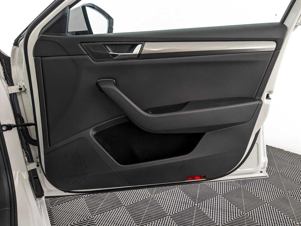 Б/У Шкода Суперб 2021 года. Фото: #20