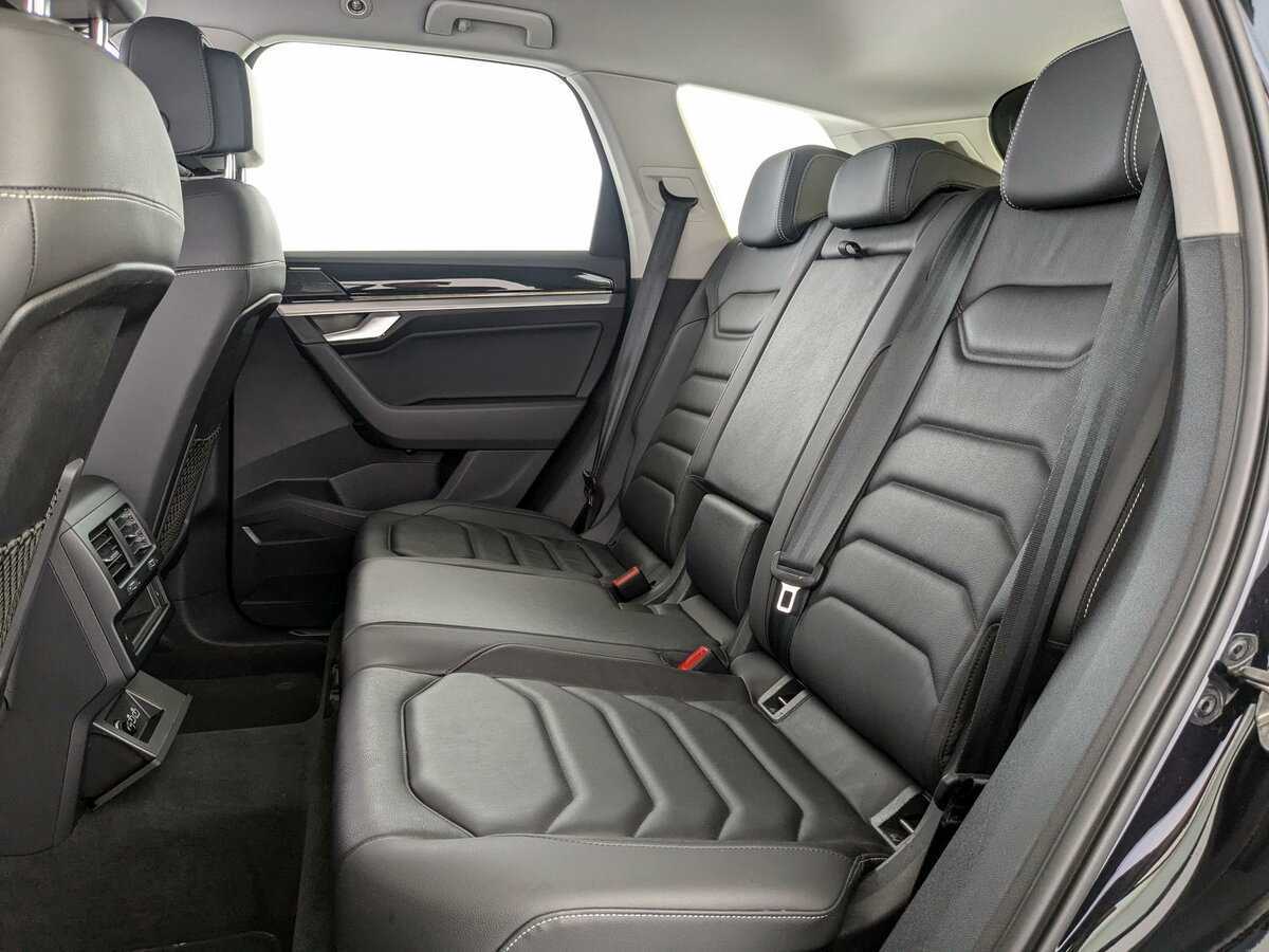 Б/У Фольксваген Туарег 2020 года. Фото: #9