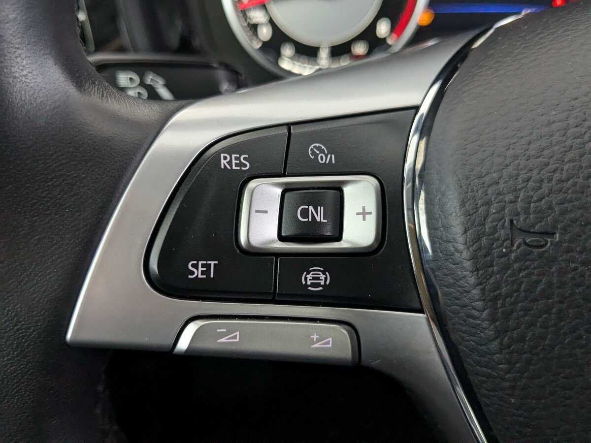 Б/У Фольксваген Туарег 2020 года. Фото: #25