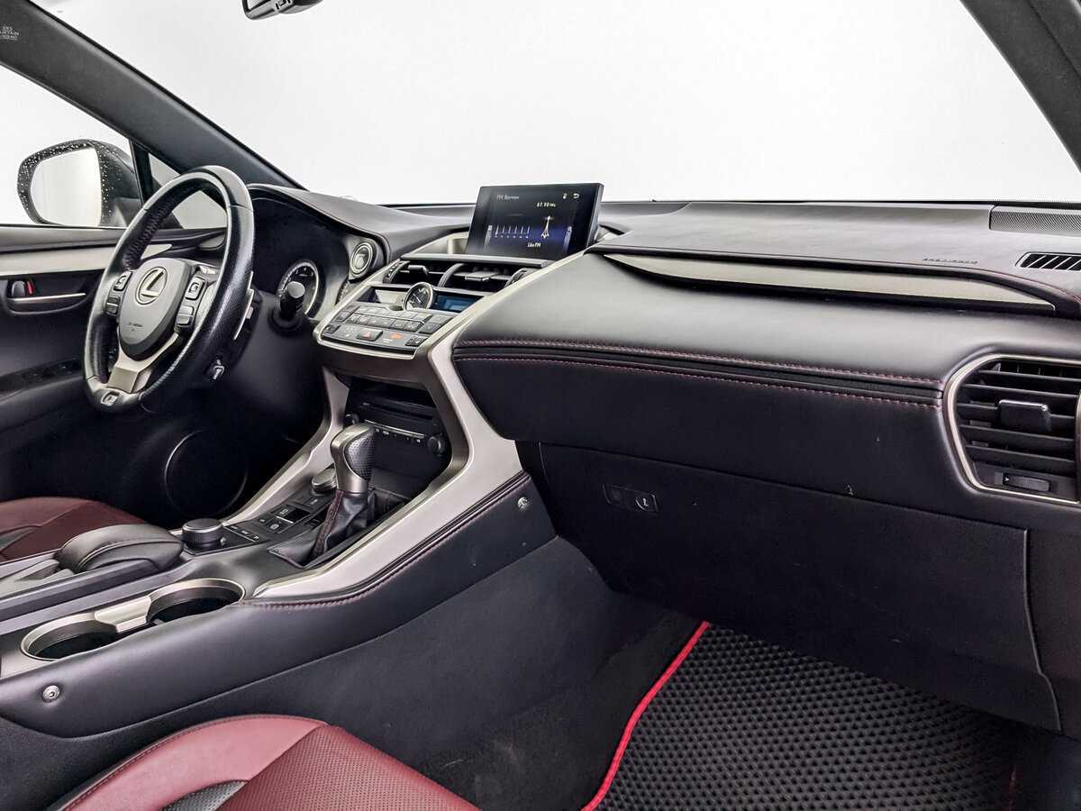 Б/У Лексус Н-Икс 2015 года. Фото: #8