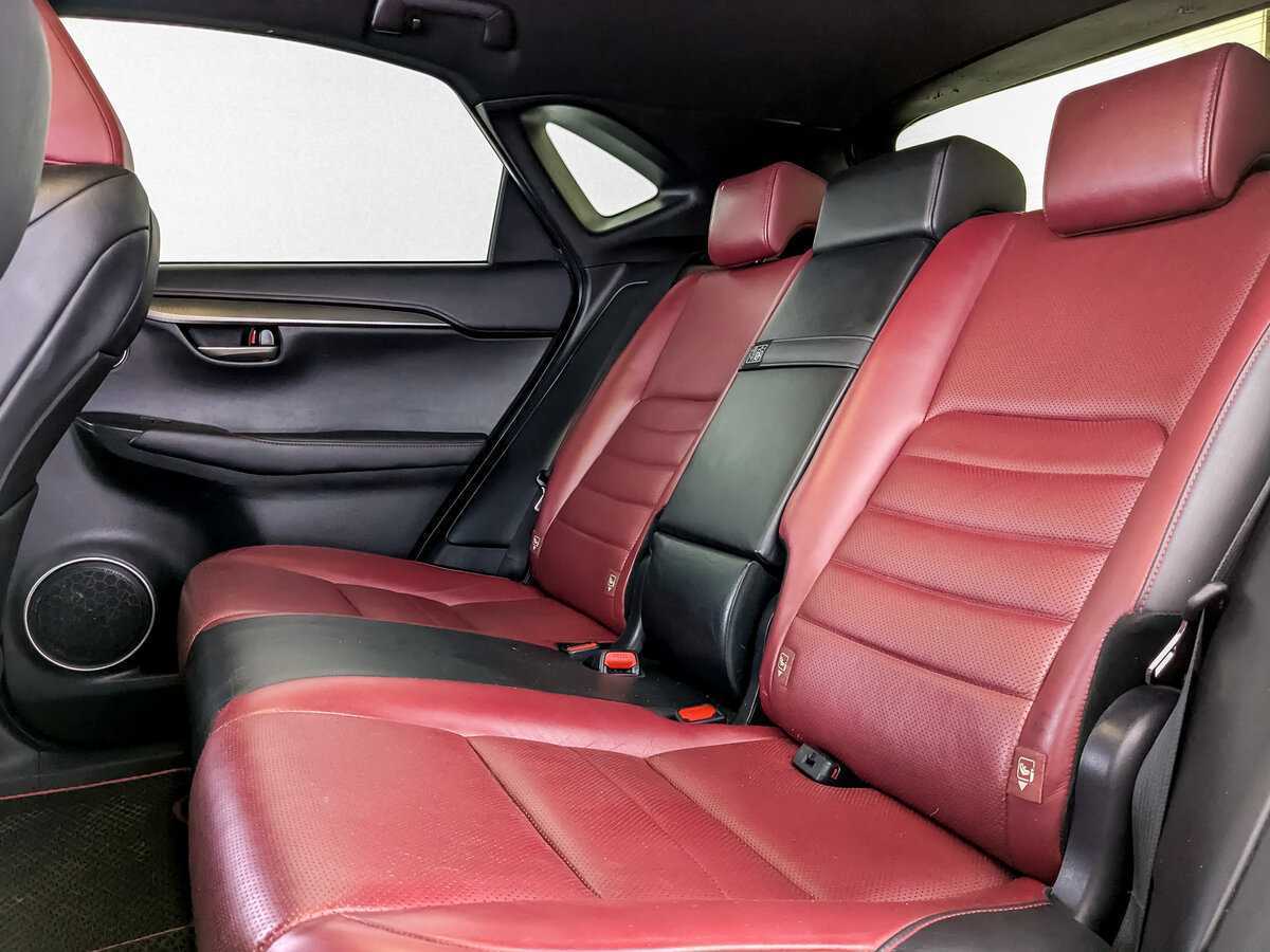 Б/У Лексус Н-Икс 2015 года. Фото: #9