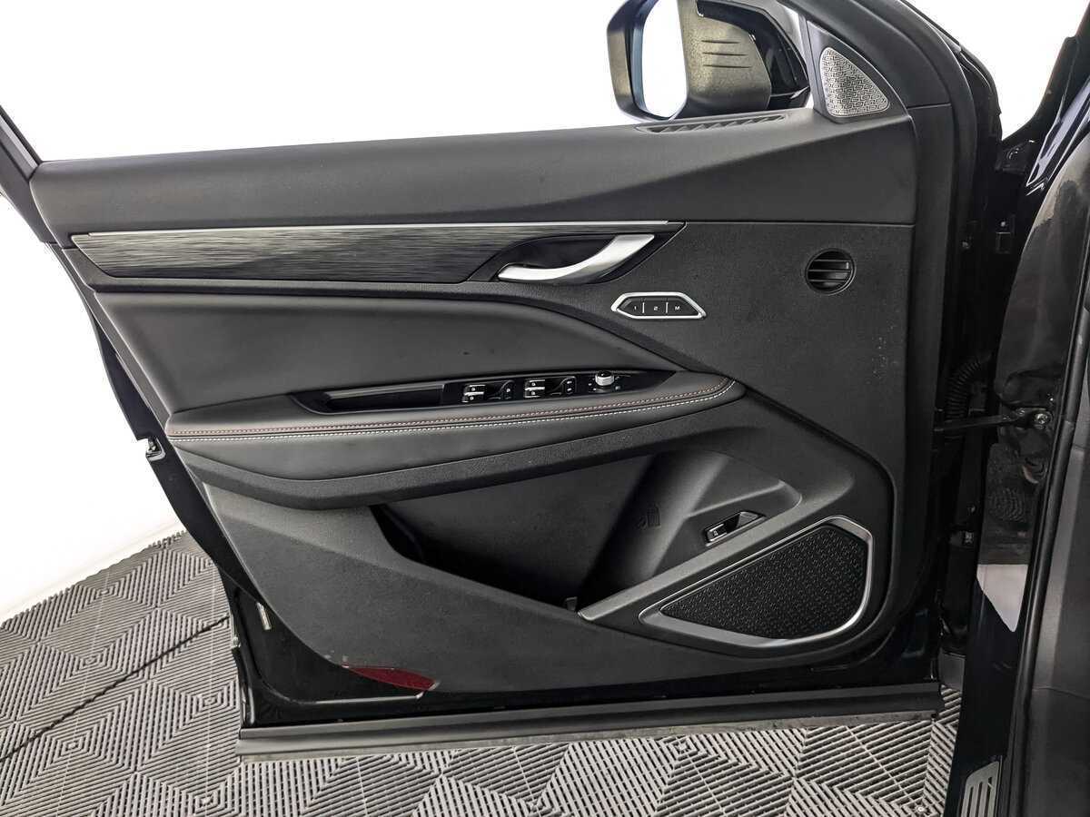 Б/У Джили Тугелла 2021 года. Фото: #14