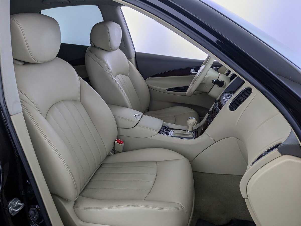 Б/У Инфинити К-Икс50 2015 года. Фото: #13