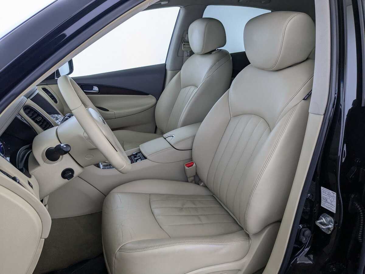 Б/У Инфинити К-Икс50 2015 года. Фото: #24