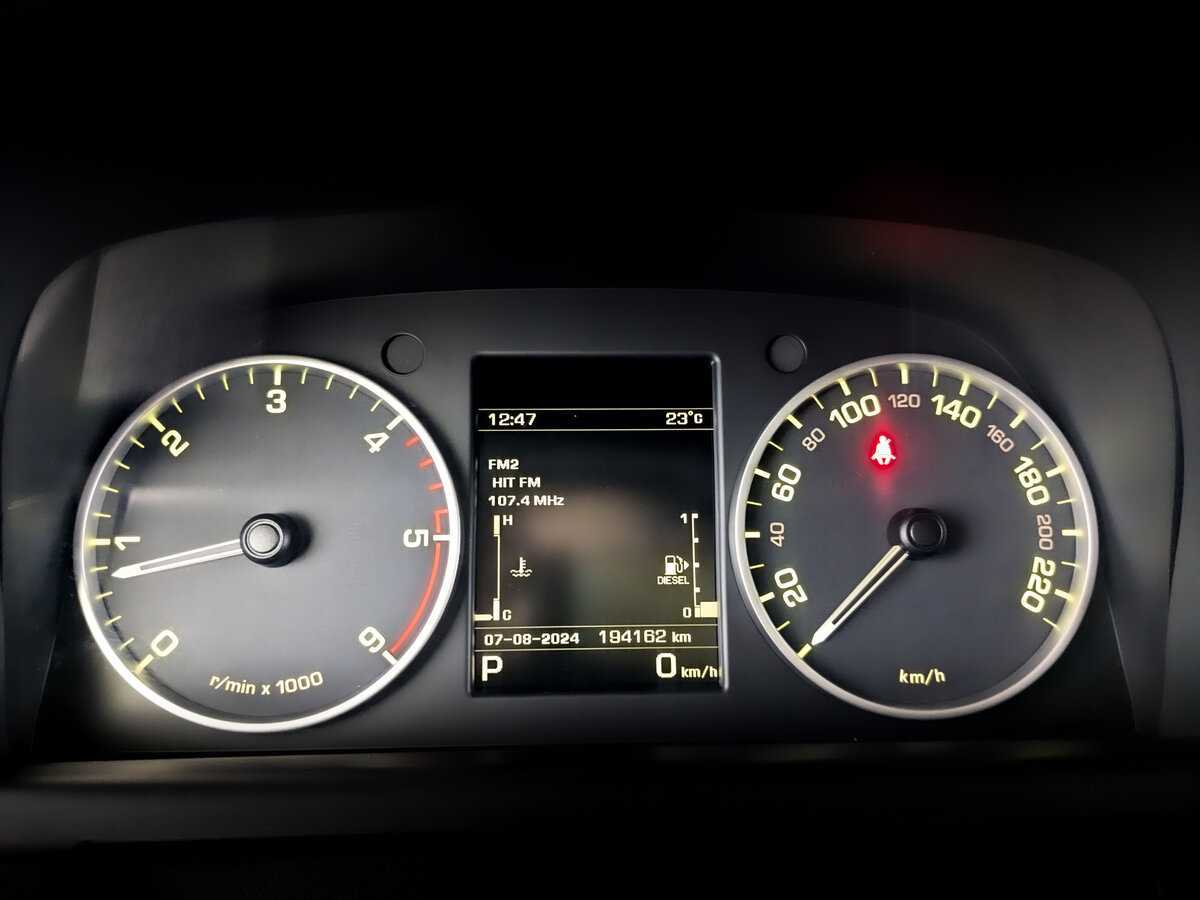 Б/У Лэнд Ровер Дискавери 2014 года. Фото: #10