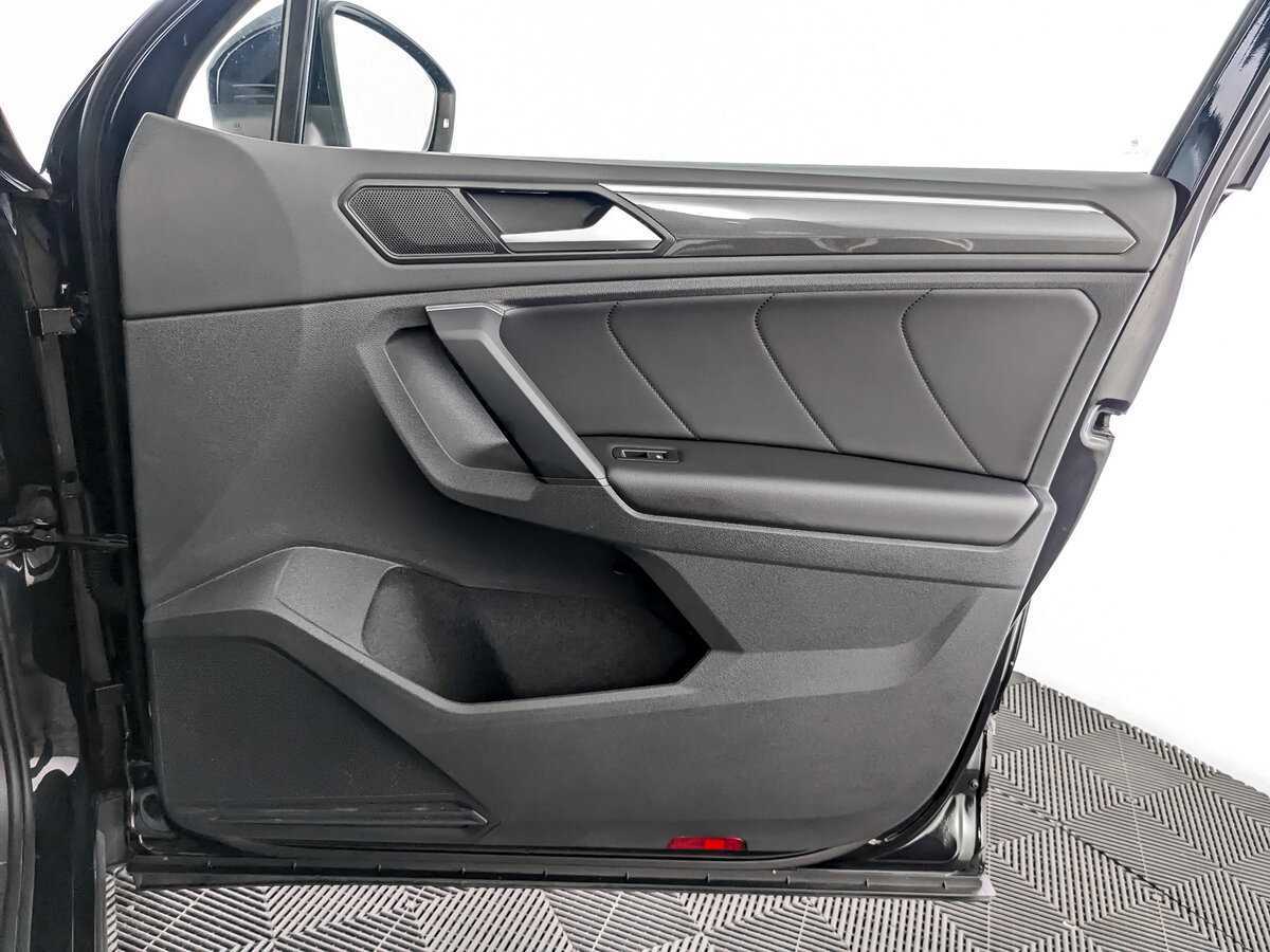 Б/У Фольксваген Тигуан 2020 года. Фото: #20