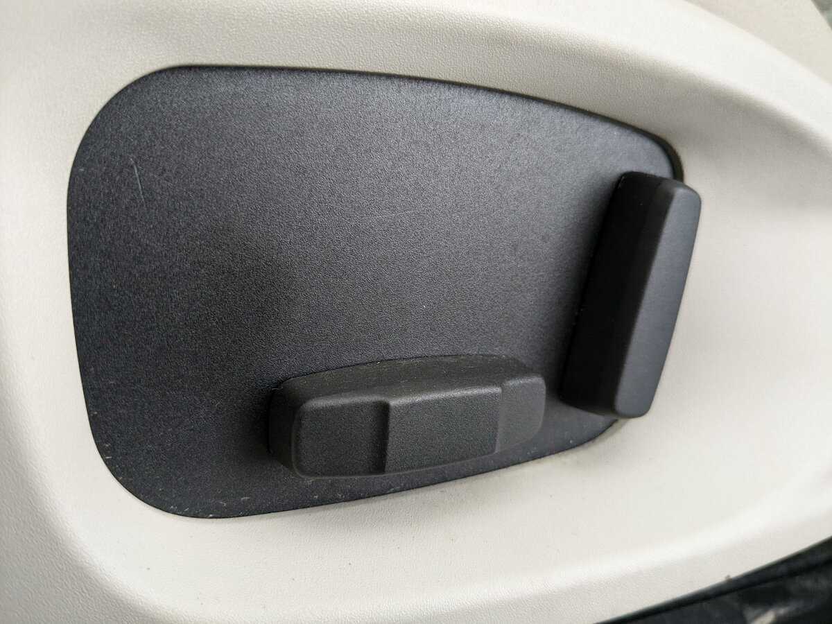 Б/У Ягуар Е-Пэйс 2019 года. Фото: #15