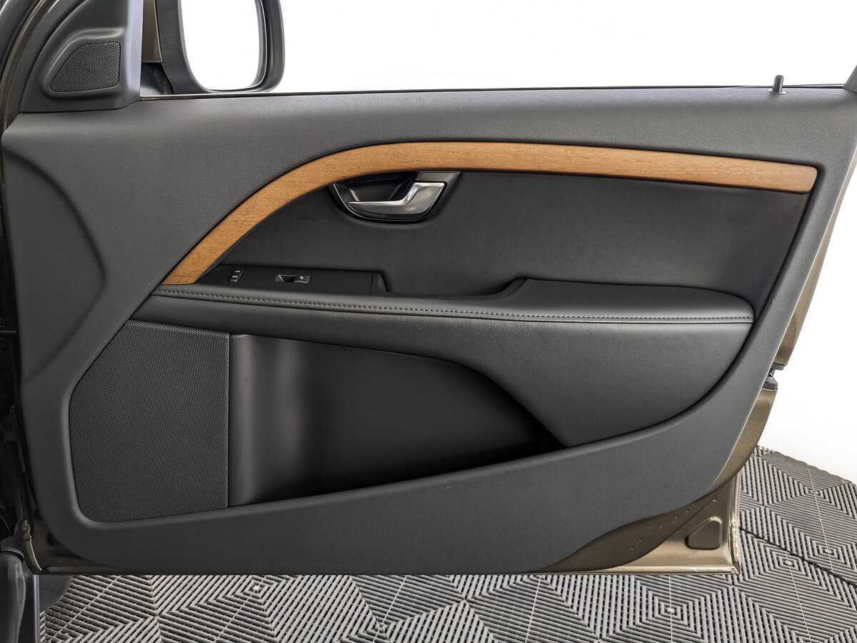 Б/У Вольво ИксЦ70 2011 года. Фото: #20