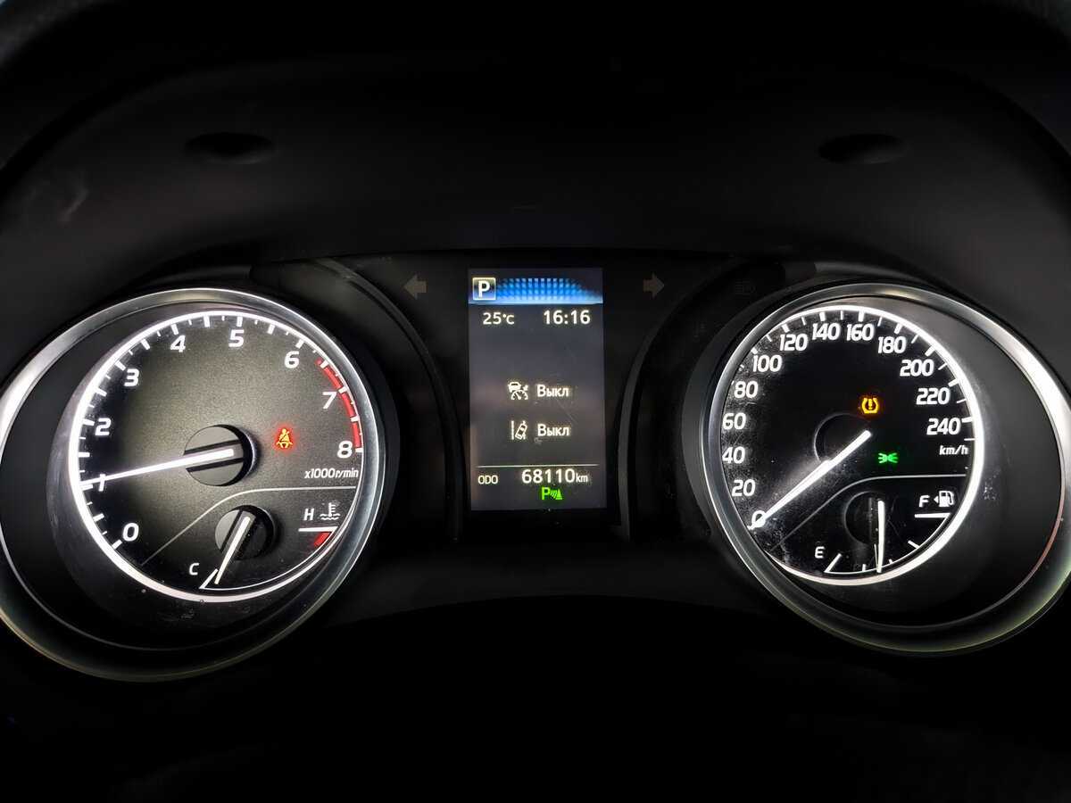 Б/У Тойота Камри 2021 года. Фото: #10