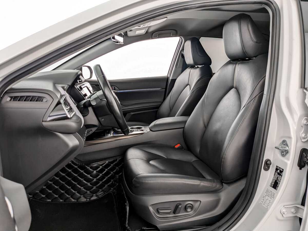 Б/У Тойота Камри 2021 года. Фото: #15