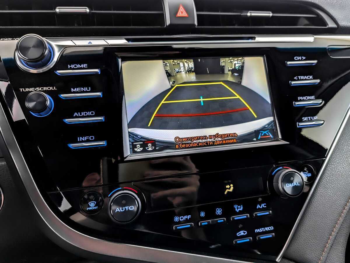 Б/У Тойота Камри 2021 года. Фото: #22