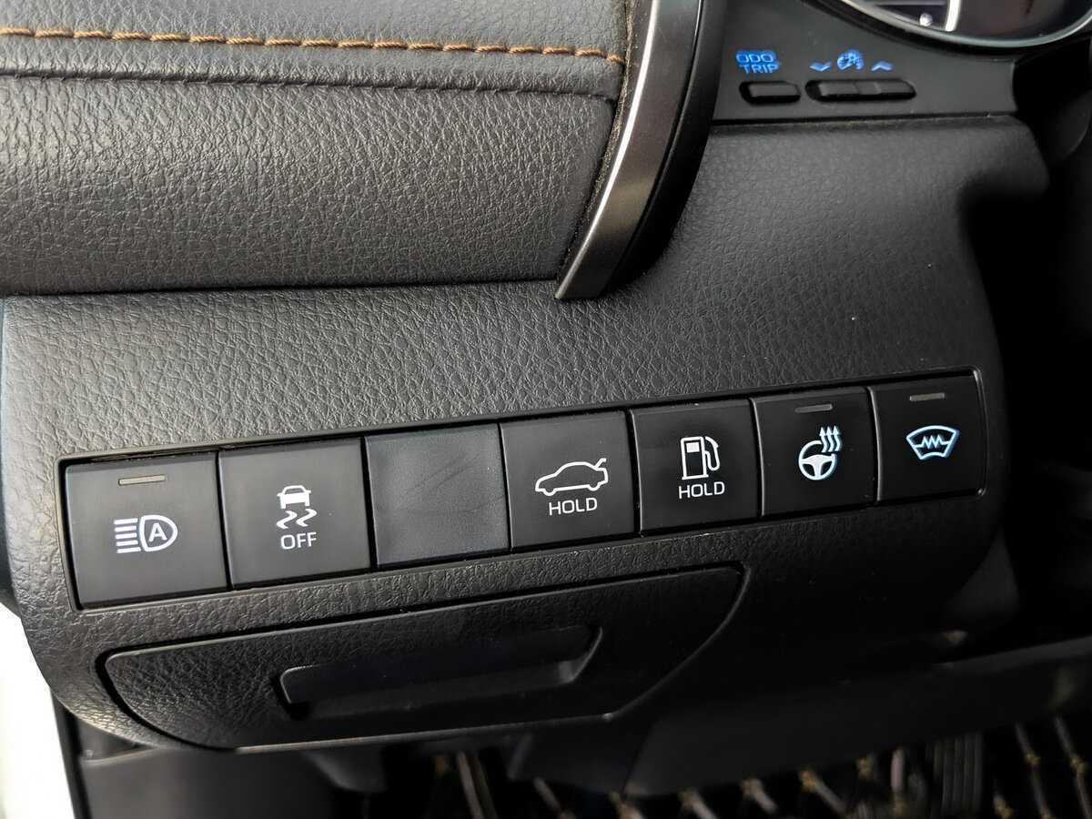 Б/У Тойота Камри 2021 года. Фото: #24