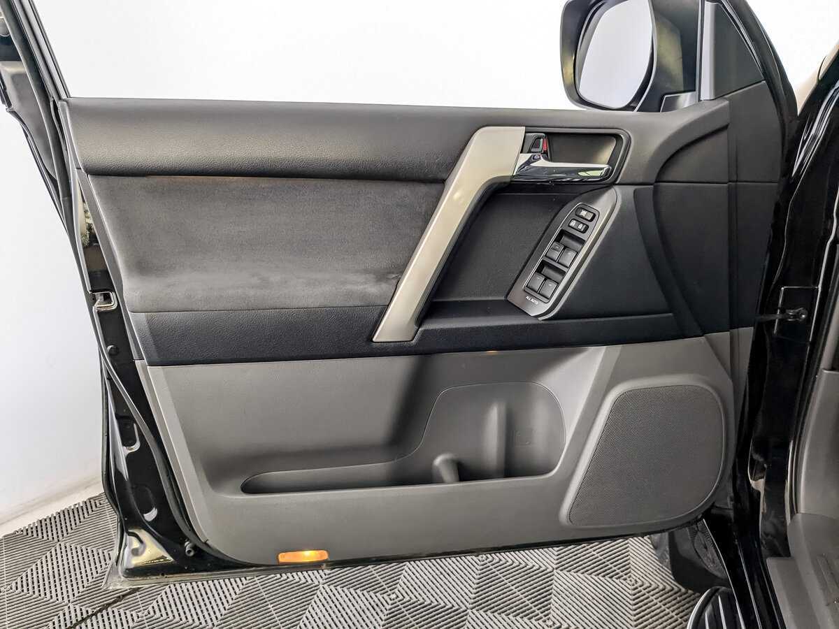 Б/У Тойота Лэнд Крузер Прадо 2012 года. Фото: #14