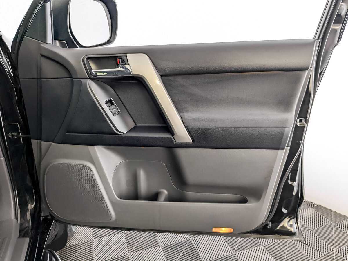 Б/У Тойота Лэнд Крузер Прадо 2012 года. Фото: #19