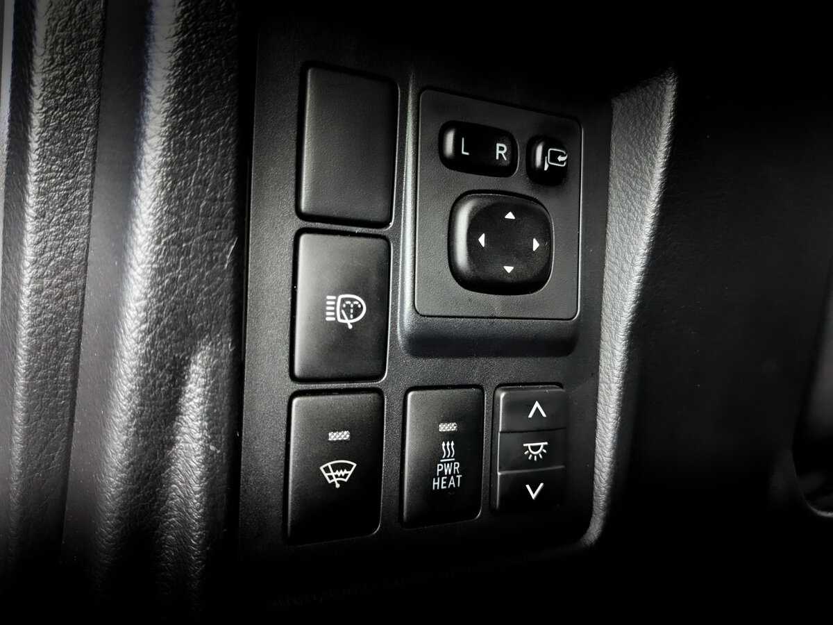 Б/У Тойота Лэнд Крузер Прадо 2012 года. Фото: #20