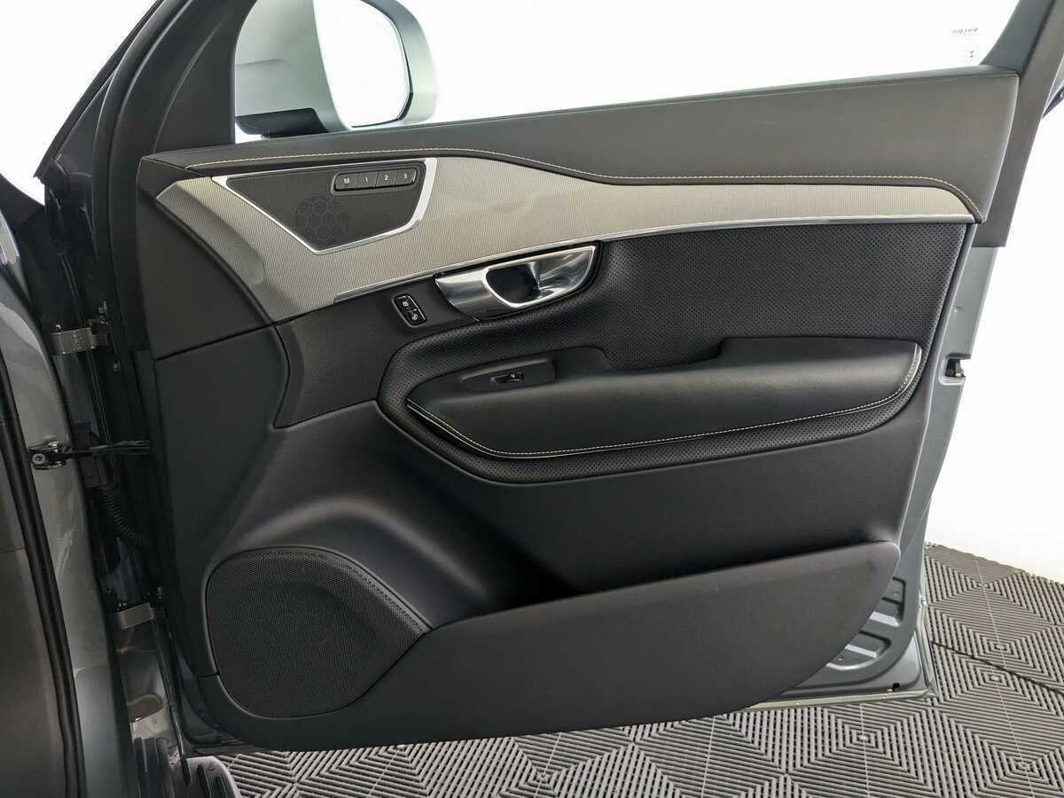 Б/У Вольво ИксЦ90 2018 года. Фото: #20