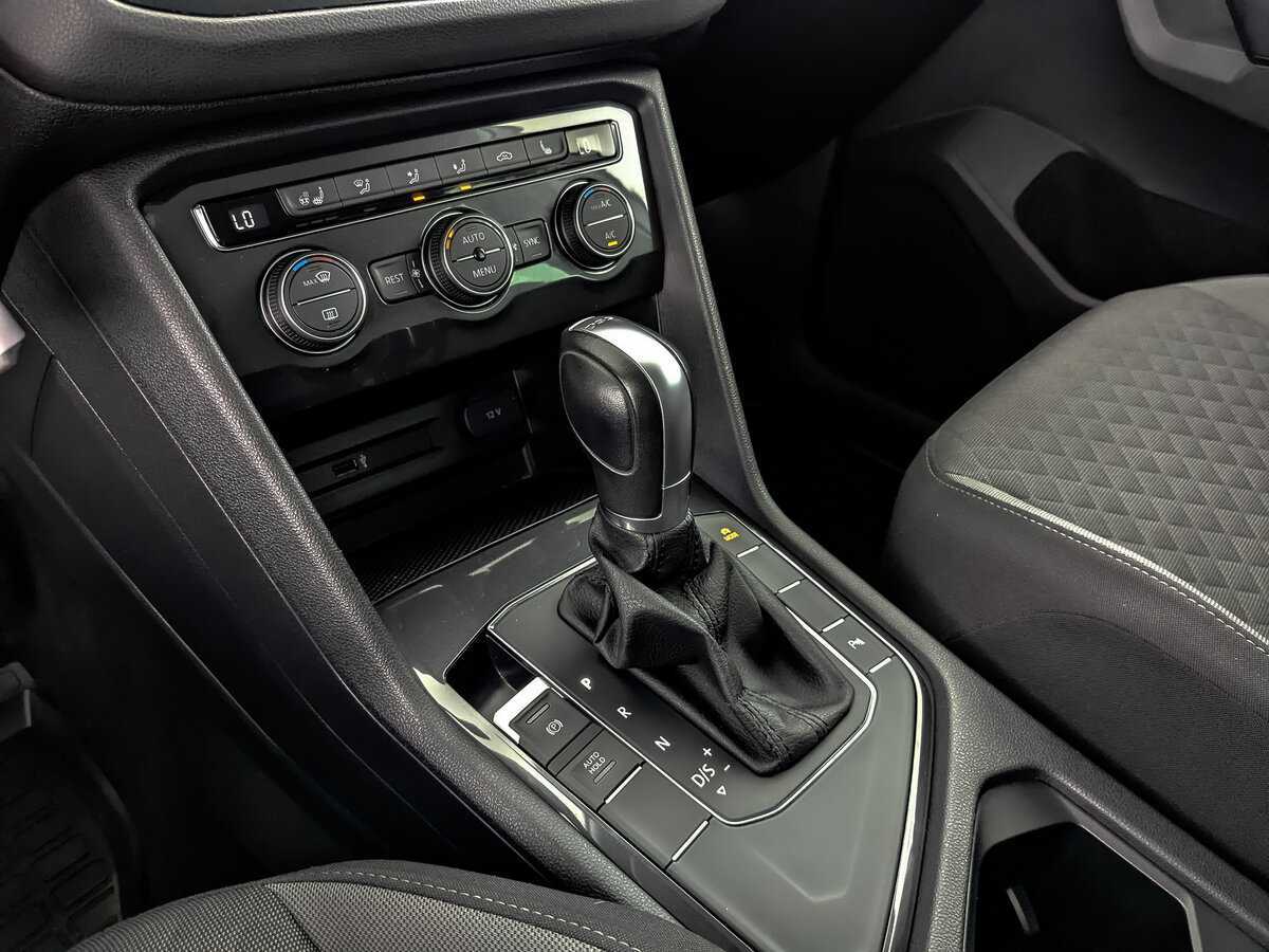 Б/У Фольксваген Тигуан 2018 года. Фото: #16