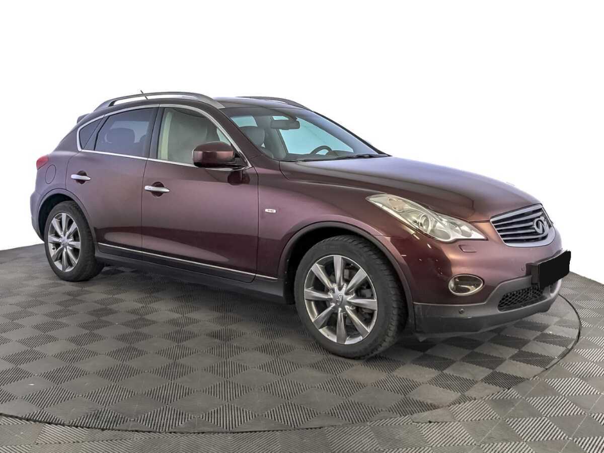 Б/У Инфинити ЕИкс 2013 года. Фото: #2