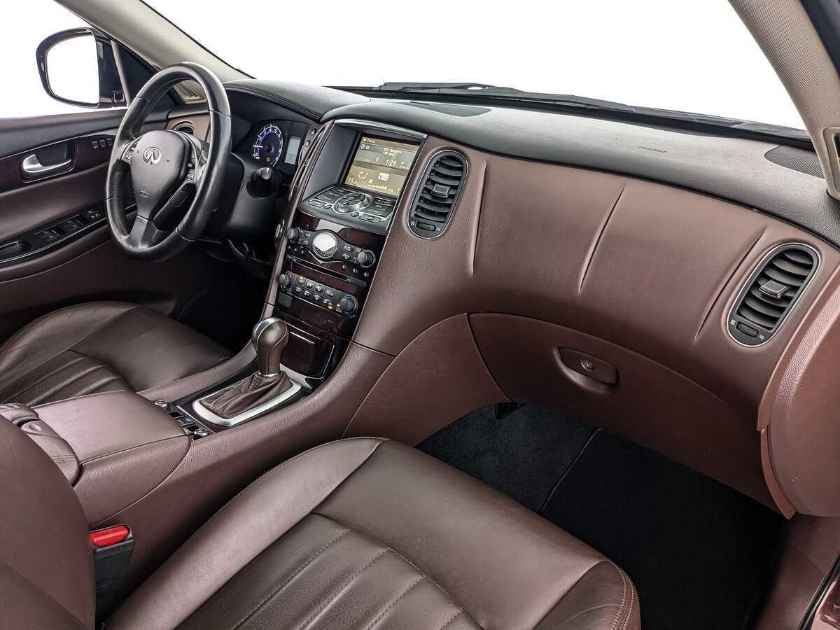 Б/У Инфинити ЕИкс 2013 года. Фото: #8