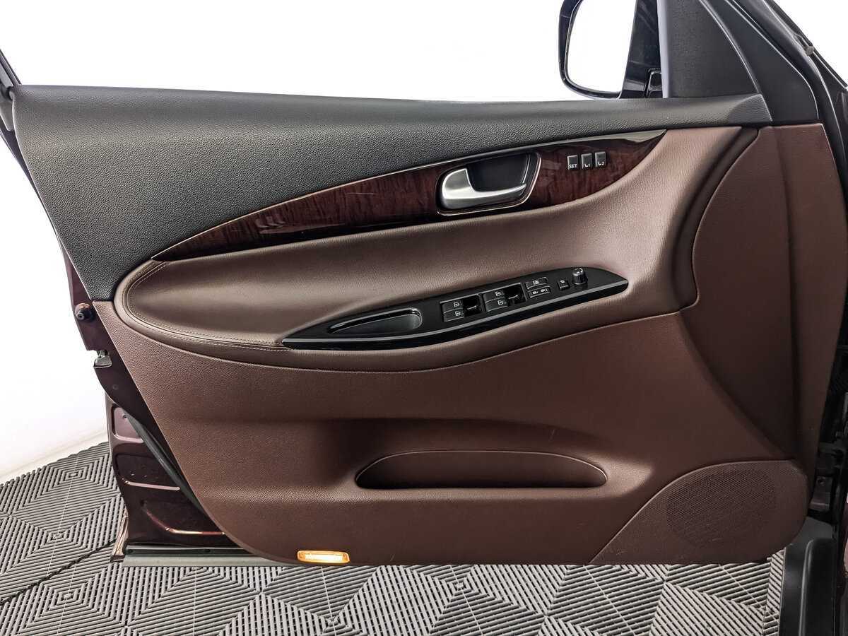 Б/У Инфинити ЕИкс 2013 года. Фото: #14