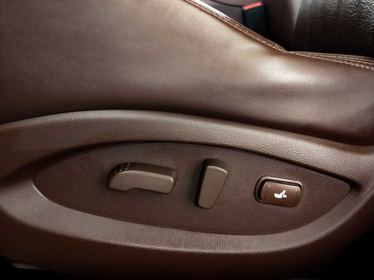 Б/У Инфинити ЕИкс 2013 года. Фото: #21