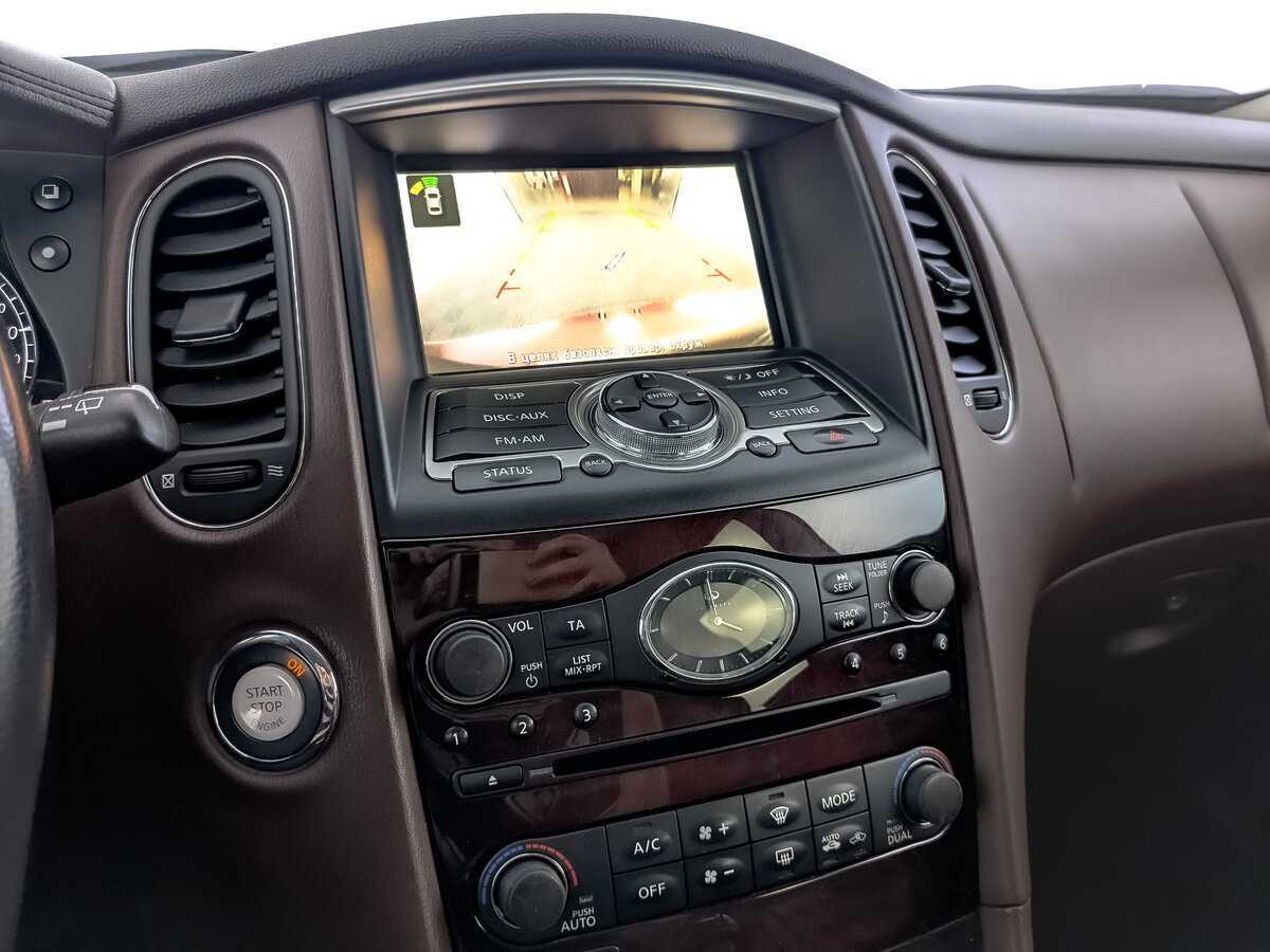 Б/У Инфинити ЕИкс 2013 года. Фото: #24