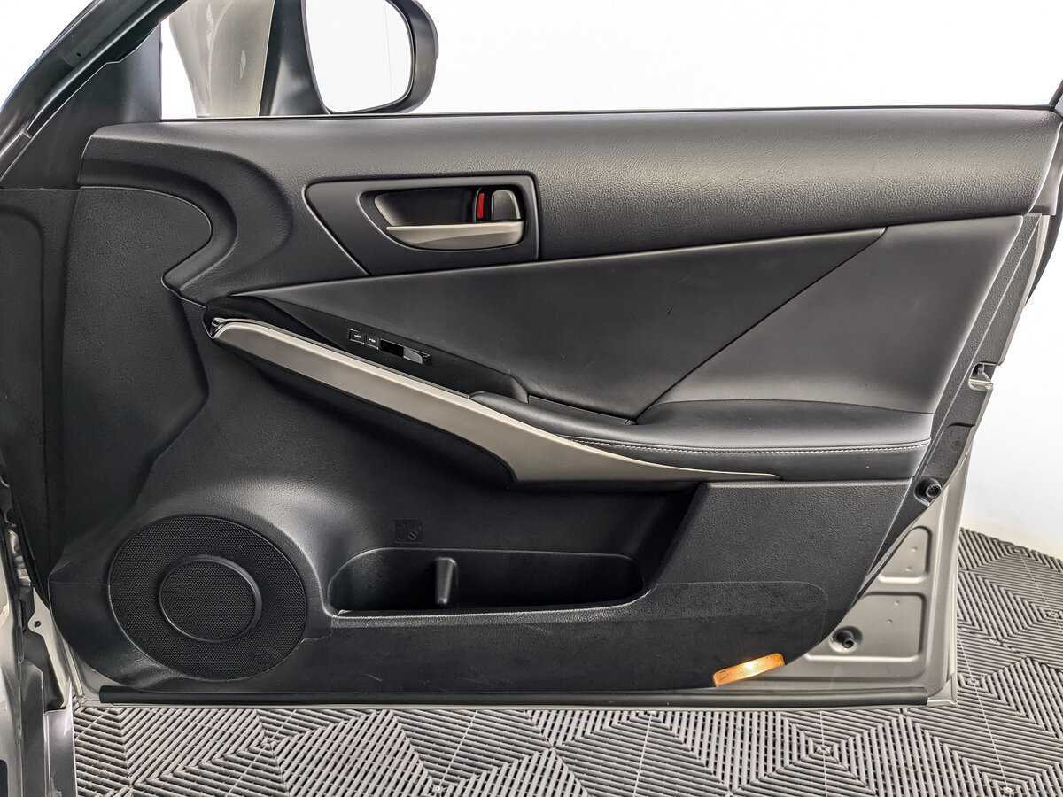 Б/У Лексус ИС 2018 года. Фото: #20