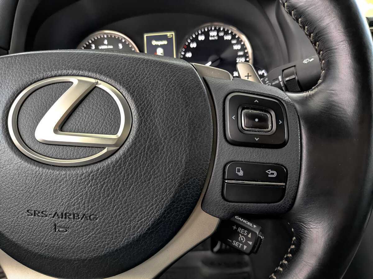 Б/У Лексус ИС 2018 года. Фото: #23