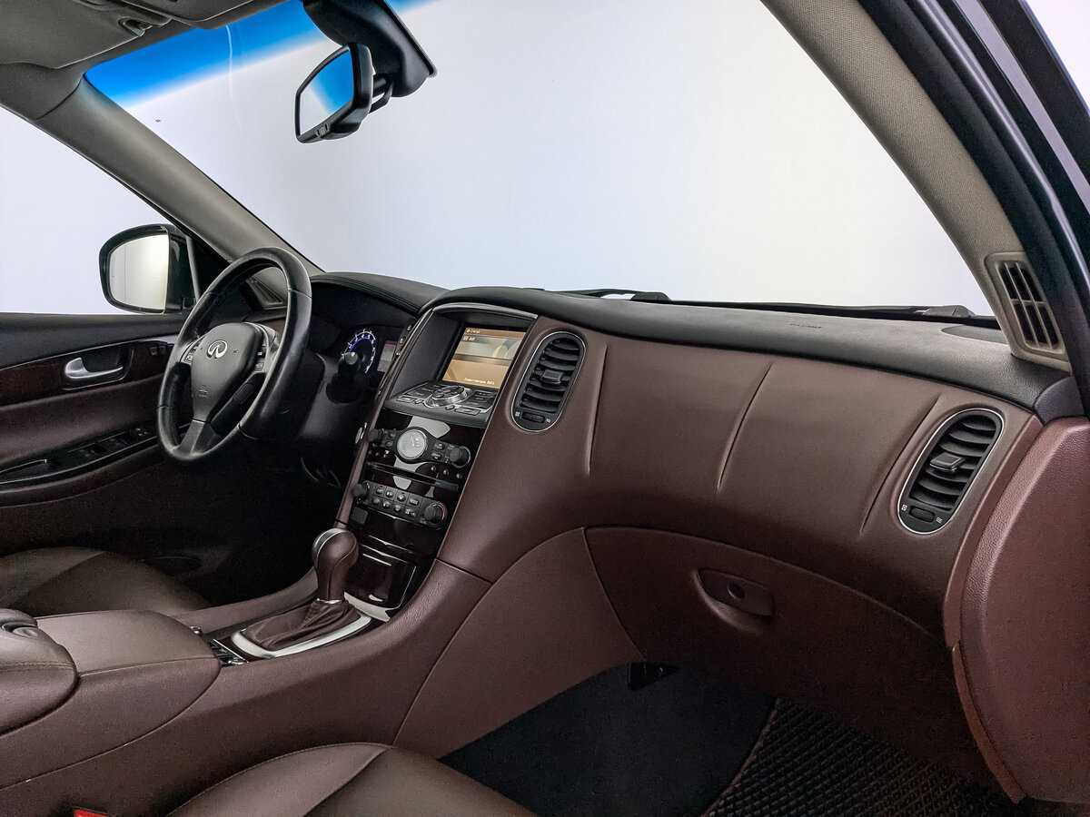 Б/У Инфинити ЕИкс 2012 года. Фото: #8