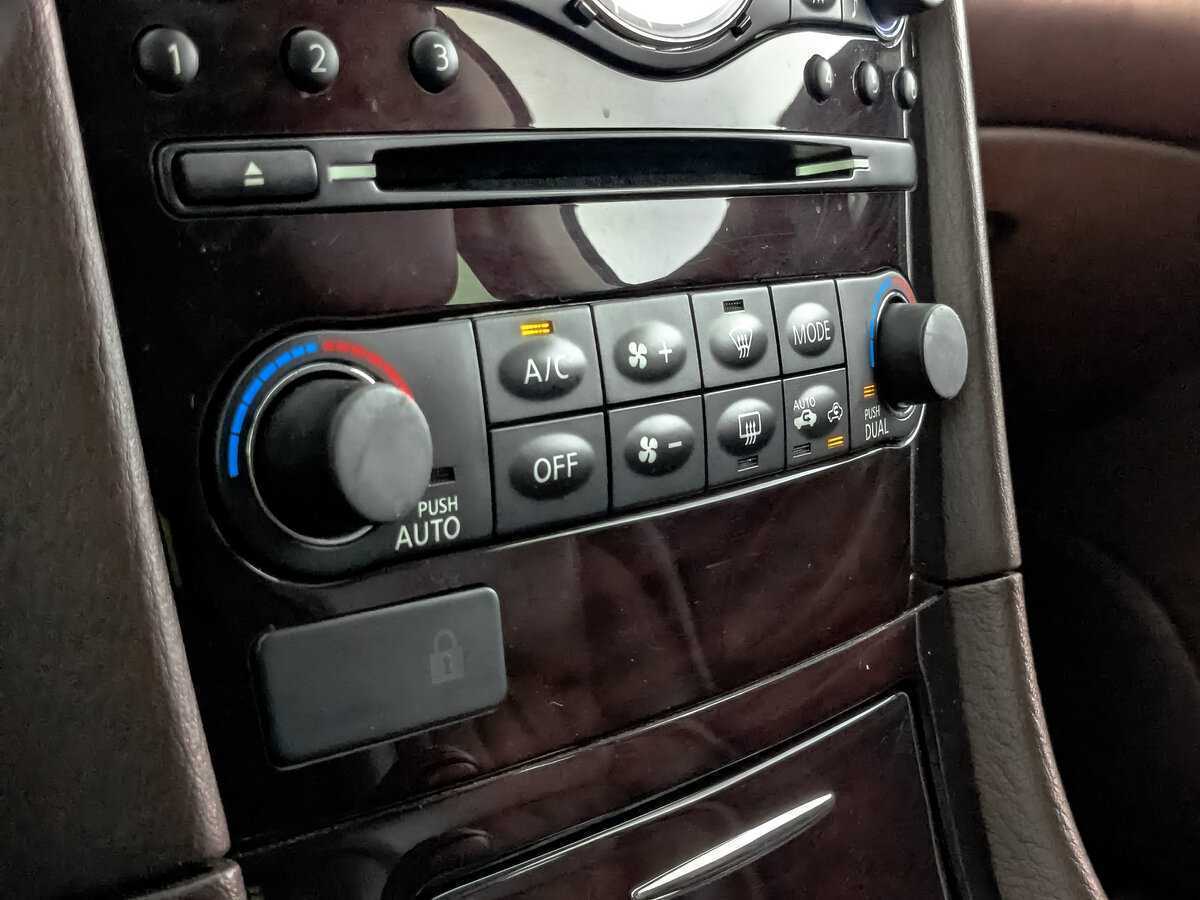 Б/У Инфинити ЕИкс 2012 года. Фото: #16