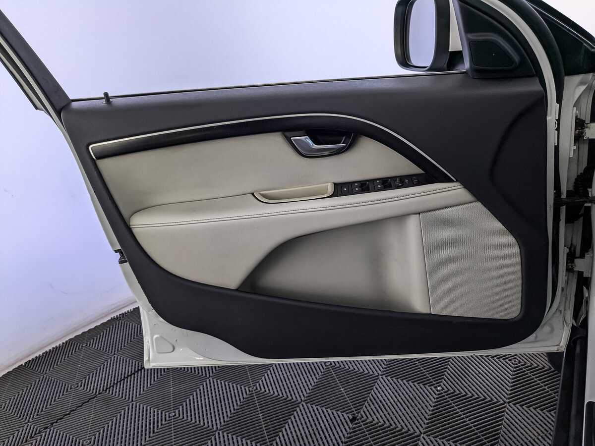 Б/У Вольво ИксЦ70 2012 года. Фото: #14