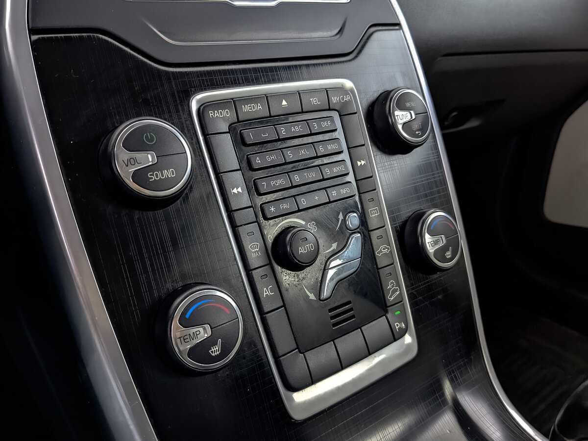 Б/У Вольво ИксЦ70 2012 года. Фото: #16