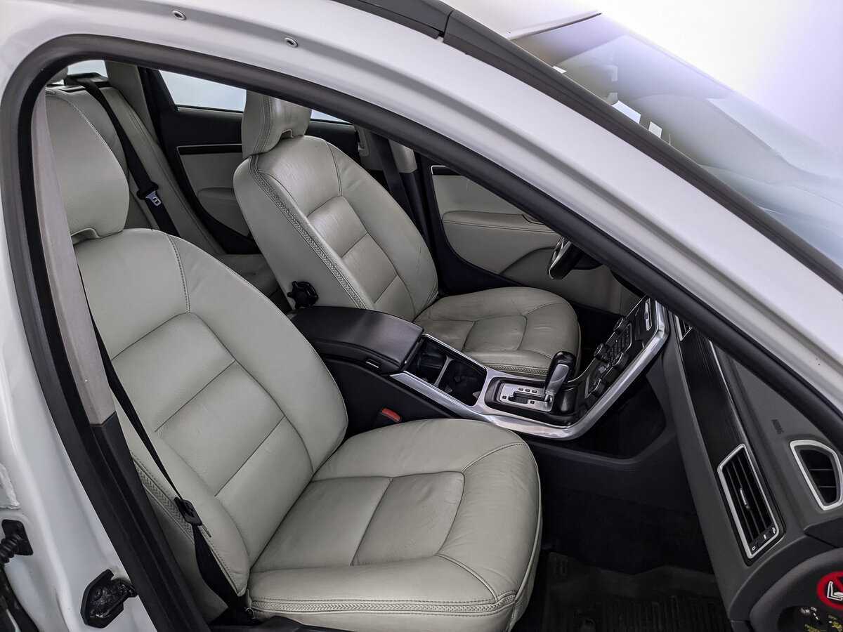 Б/У Вольво ИксЦ70 2012 года. Фото: #19