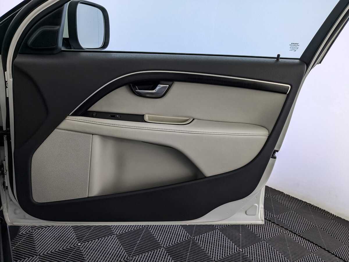 Б/У Вольво ИксЦ70 2012 года. Фото: #20