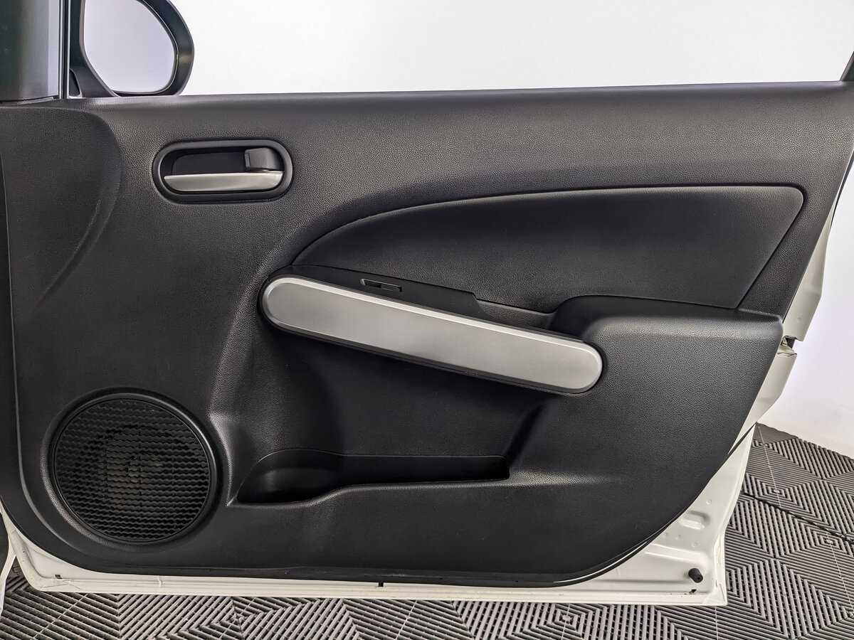 Б/У Мазда 2 2013 года. Фото: #19