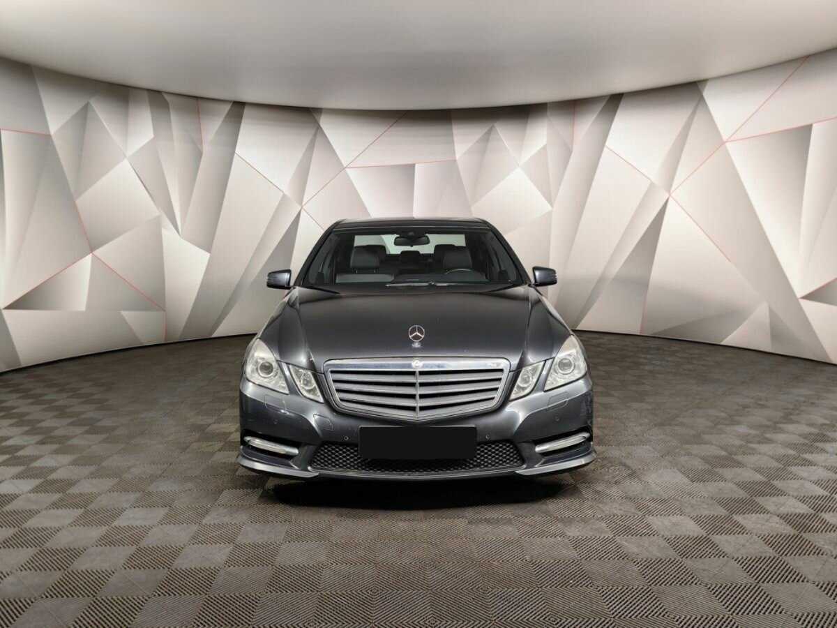 Б/У Мерседес-Бенц Е-Класс 2012 года. Фото: #6
