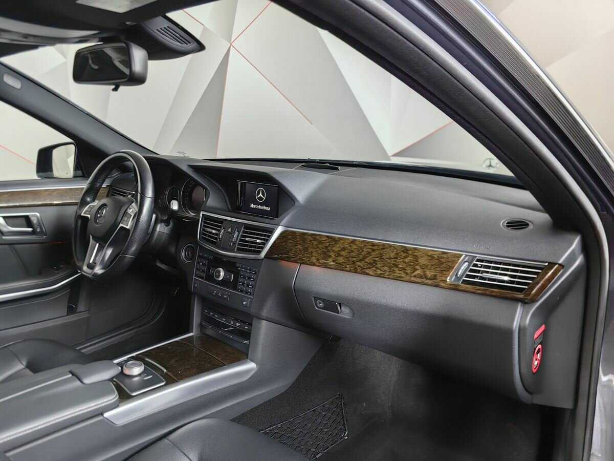 Б/У Мерседес-Бенц Е-Класс 2012 года. Фото: #8