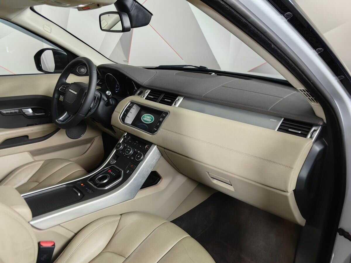 Б/У Лэнд Ровер Рэнж Ровер Эвок 2015 года. Фото: #8