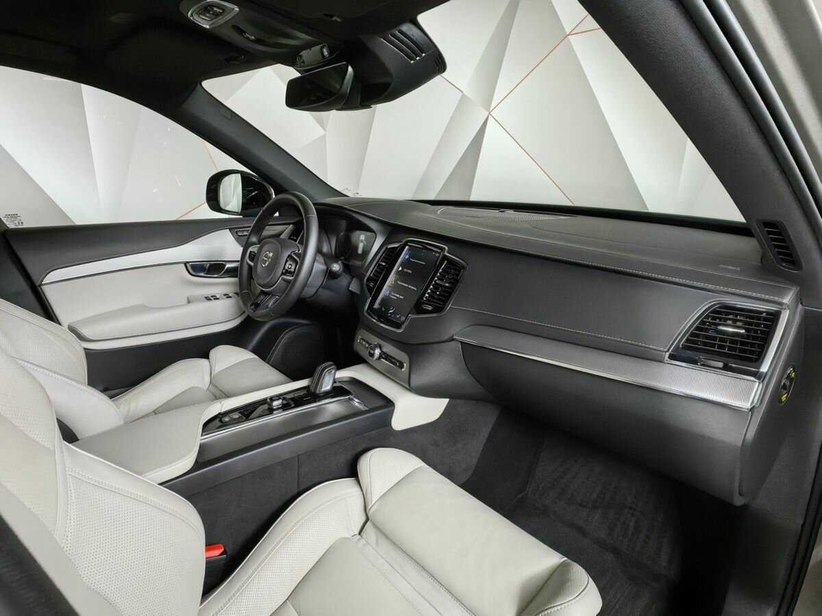 Б/У Вольво ИксЦ90 2021 года. Фото: #8