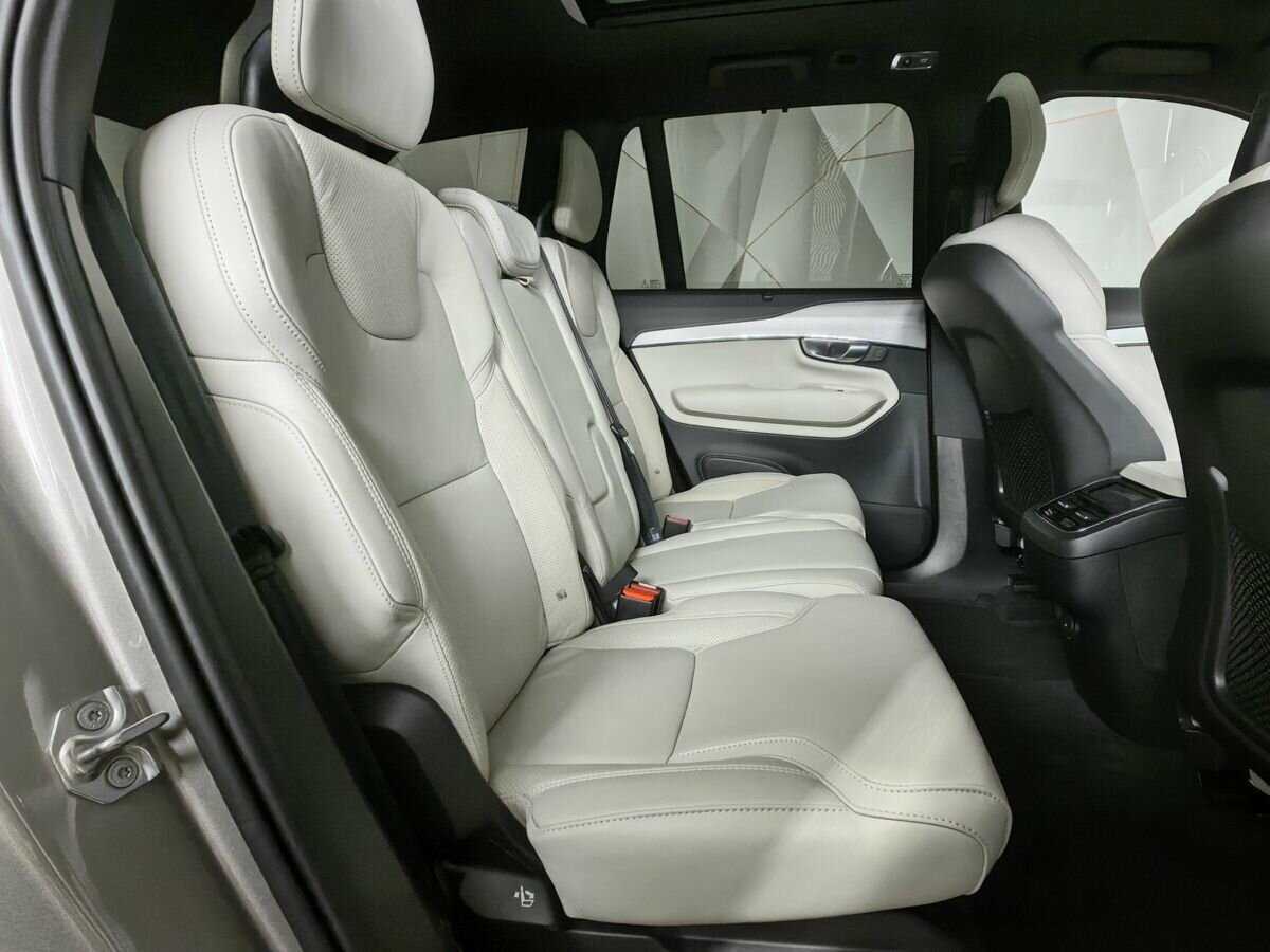 Б/У Вольво ИксЦ90 2021 года. Фото: #11