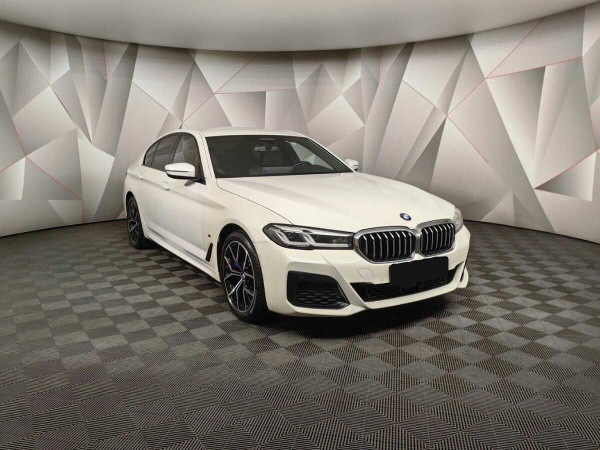 Б/У БМВ 5 серии 2020 года. Фото: #2
