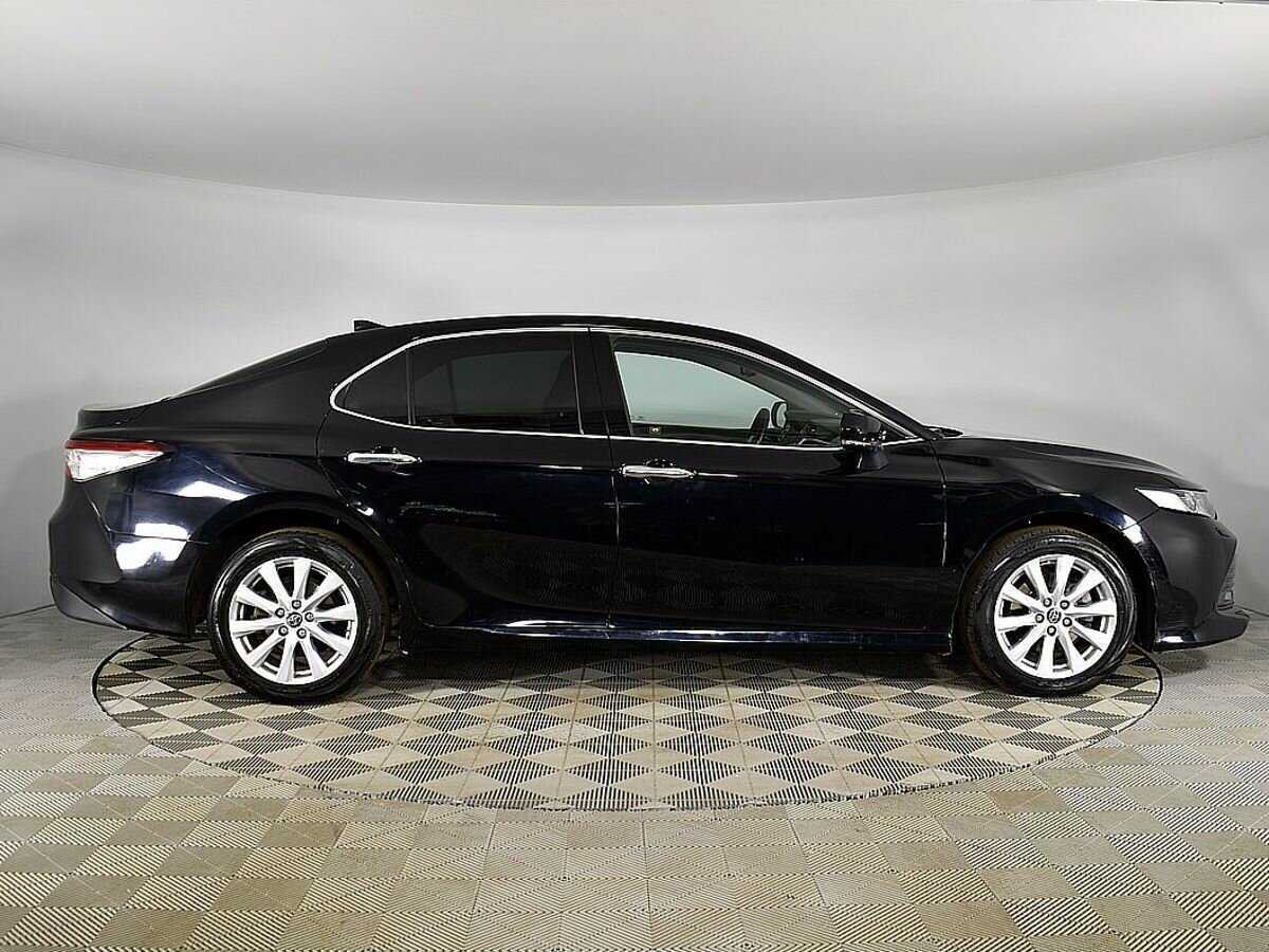 Б/У Тойота Камри 2019 года. Фото: #4