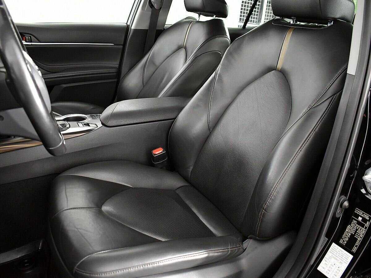 Б/У Тойота Камри 2019 года. Фото: #7