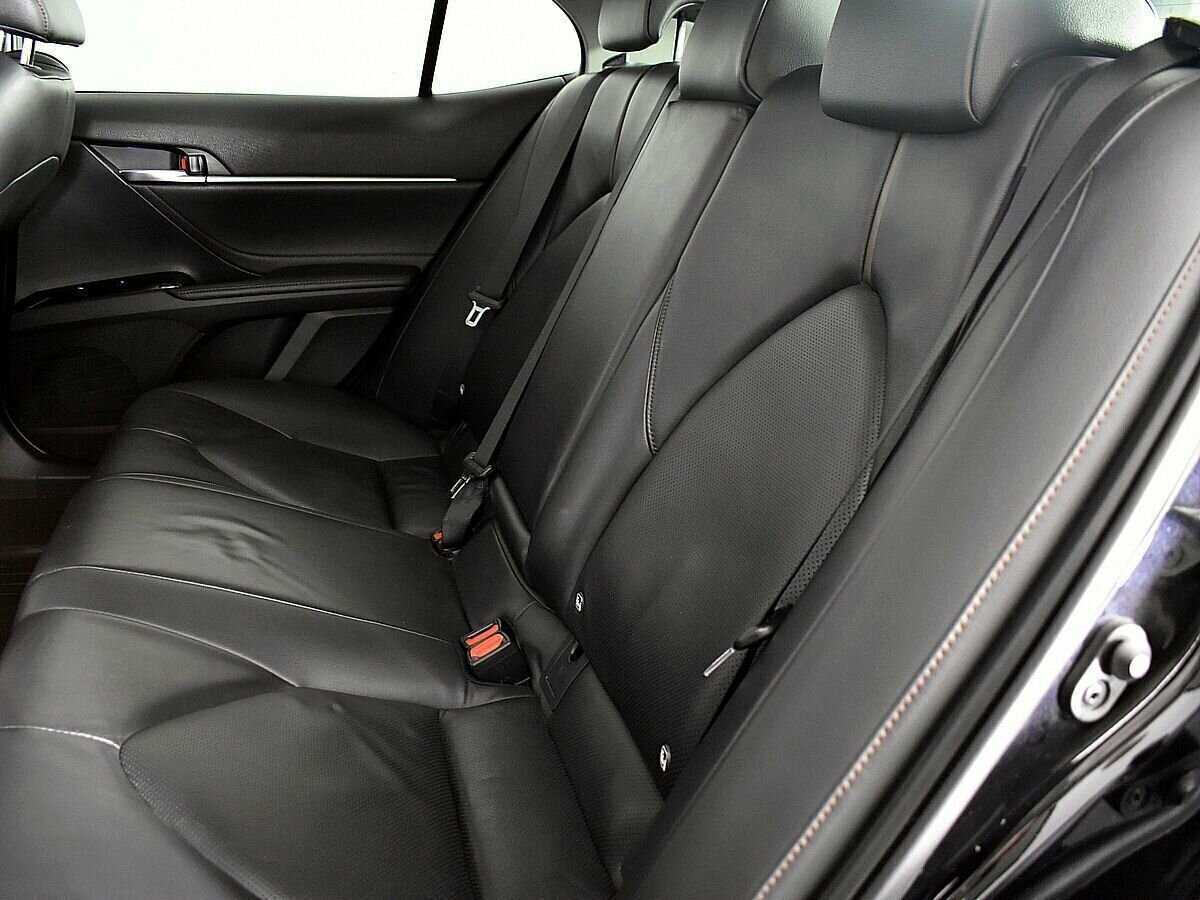 Б/У Тойота Камри 2019 года. Фото: #8