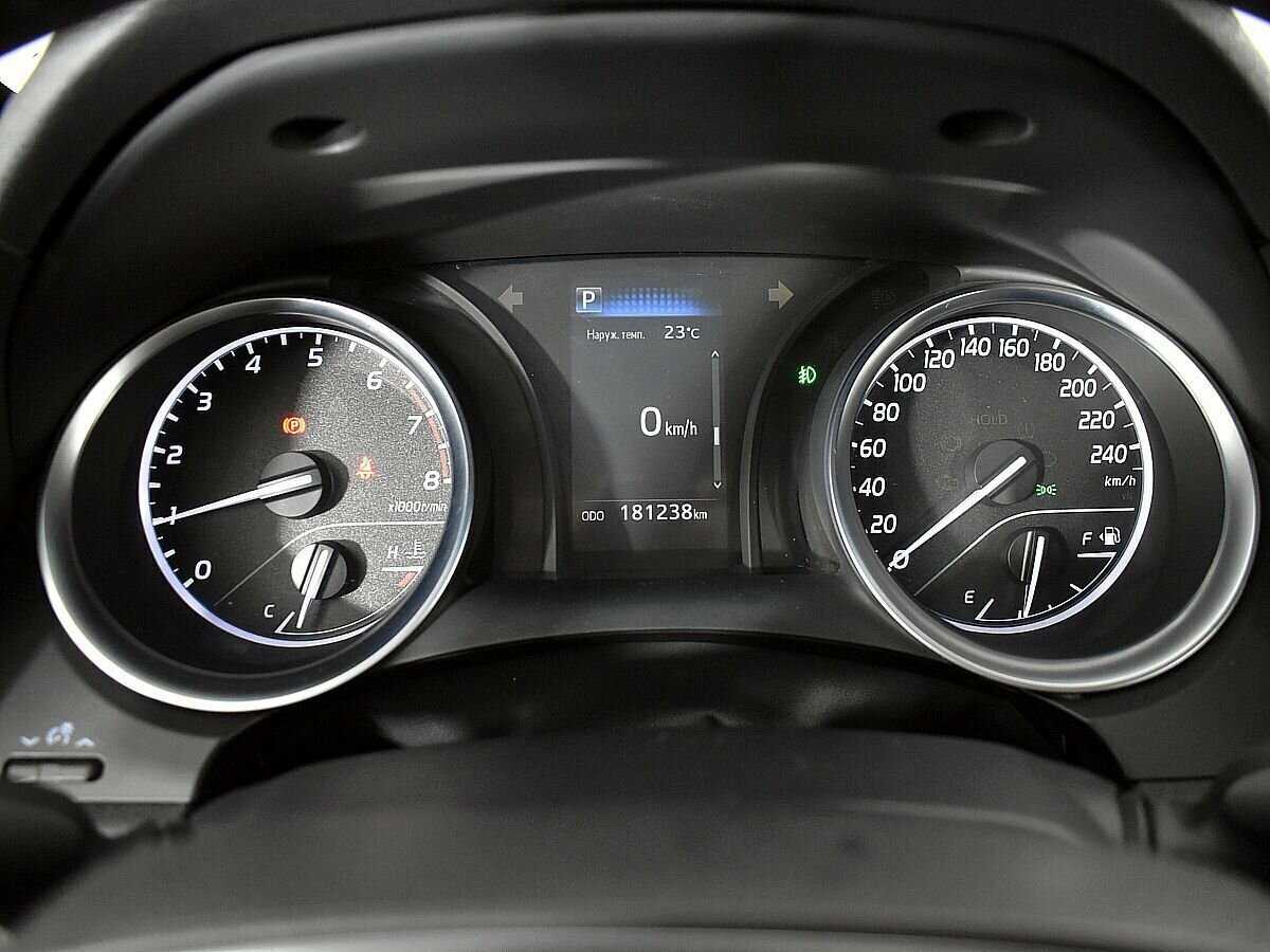 Б/У Тойота Камри 2019 года. Фото: #11