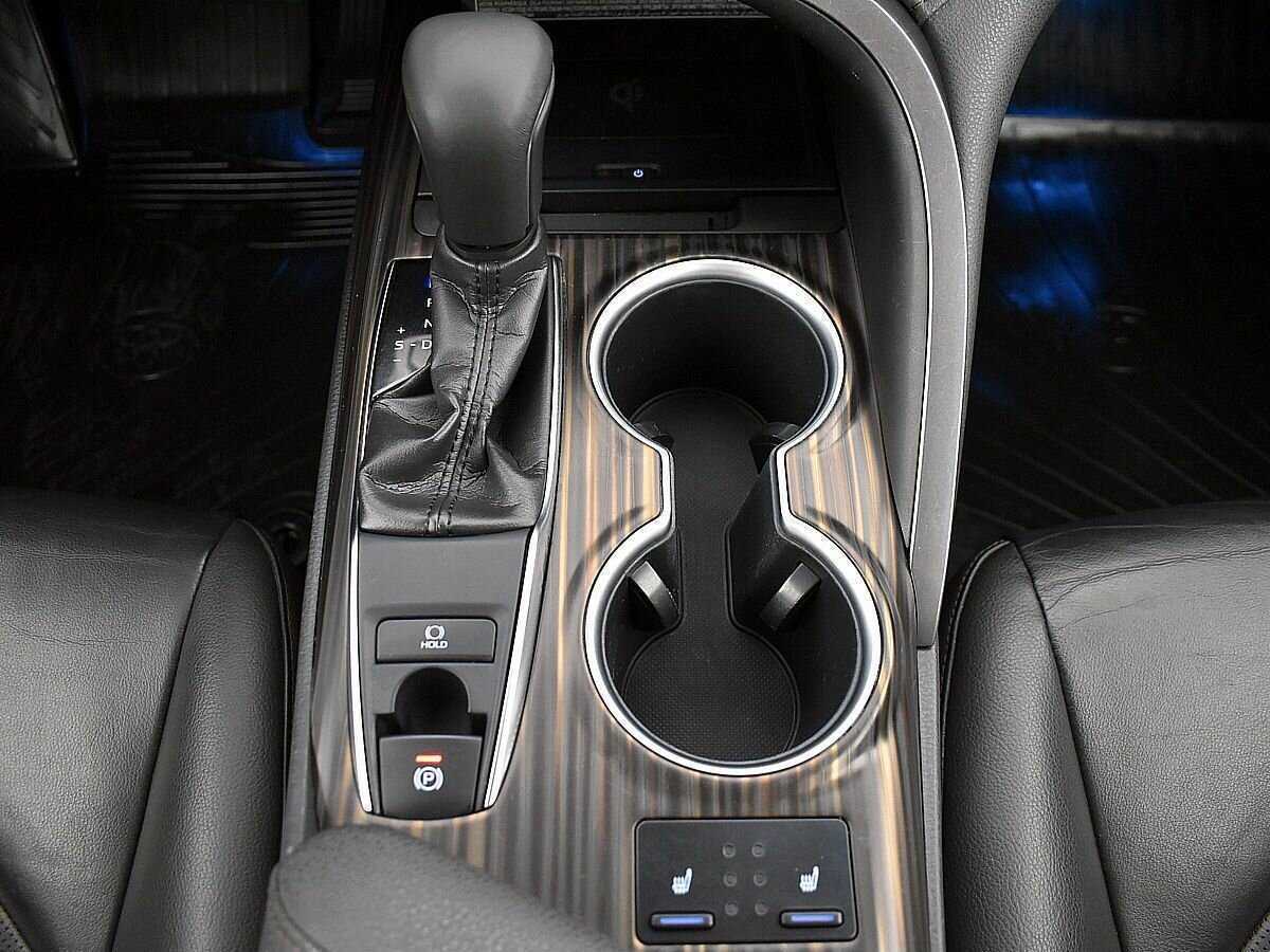 Б/У Тойота Камри 2019 года. Фото: #14