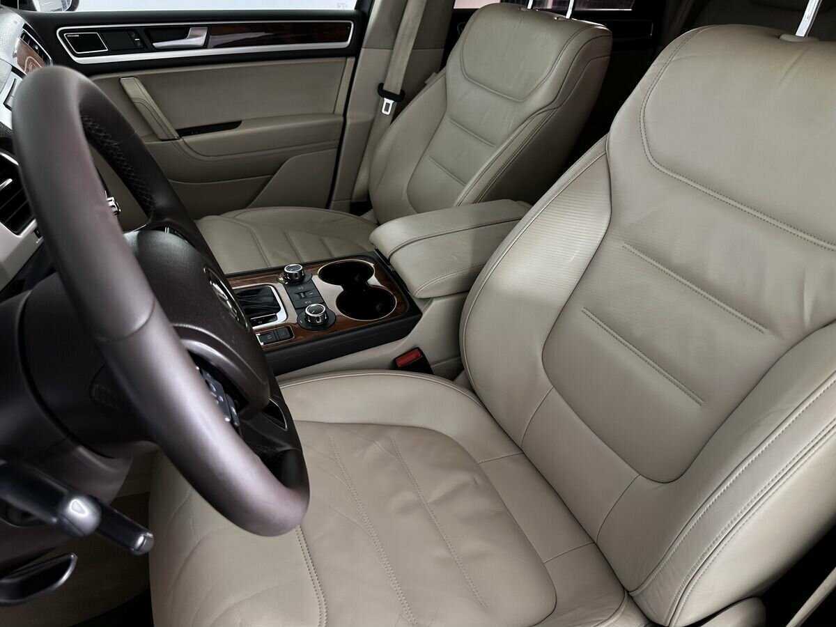 Б/У Фольксваген Туарег 2010 года. Фото: #7